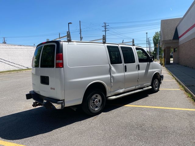 2017 GMC Savana Base