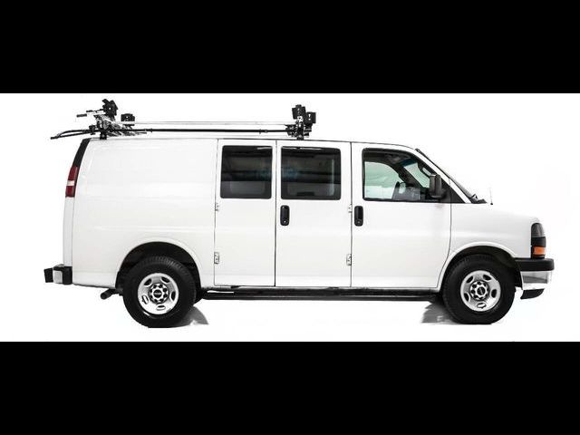 2017 GMC Savana Base