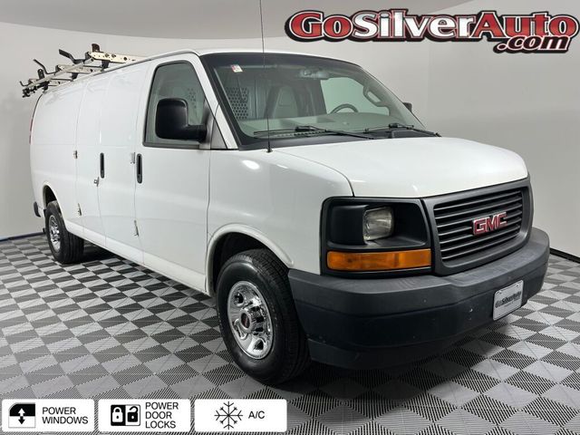 2017 GMC Savana Base