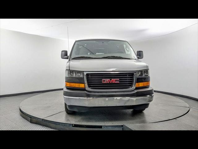 2017 GMC Savana Base