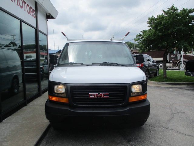 2017 GMC Savana Base