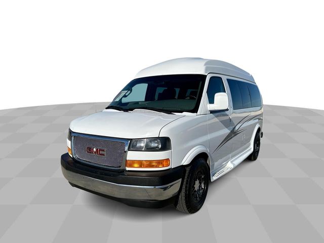 2017 GMC Savana Base