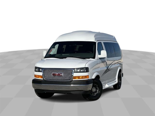 2017 GMC Savana Base