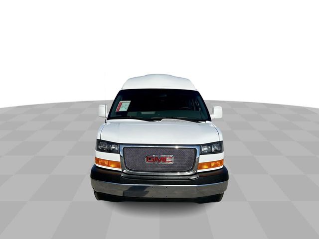 2017 GMC Savana Base