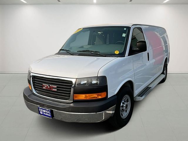 2017 GMC Savana Base