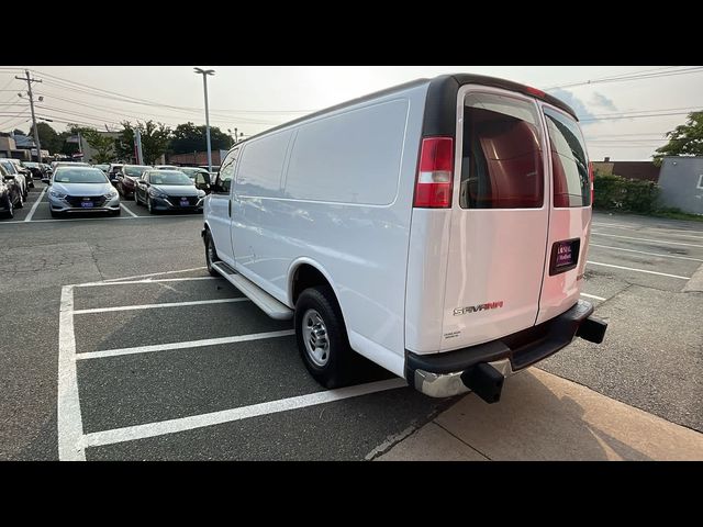 2017 GMC Savana Base