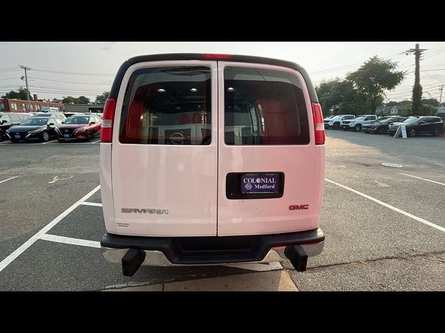 2017 GMC Savana Base