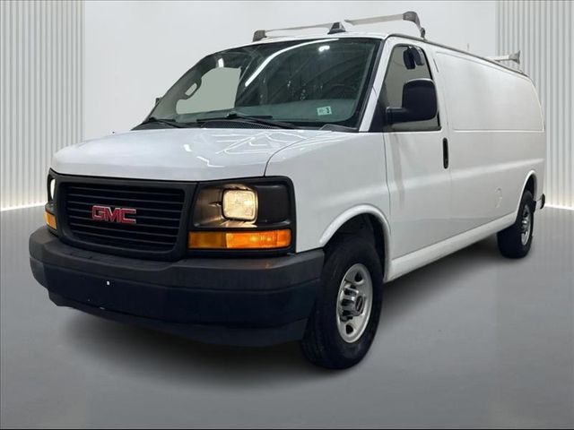 2017 GMC Savana Base