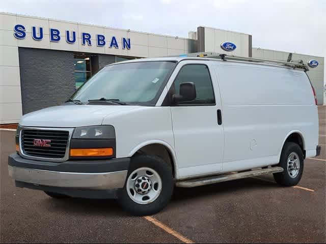 2017 GMC Savana Base