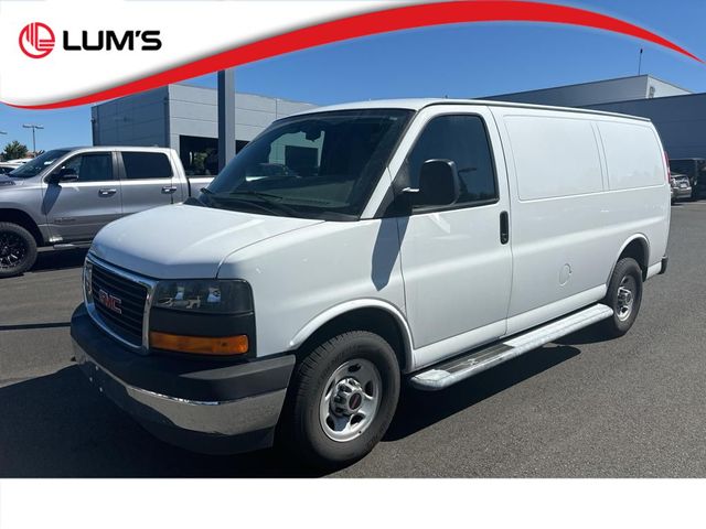 2017 GMC Savana Base