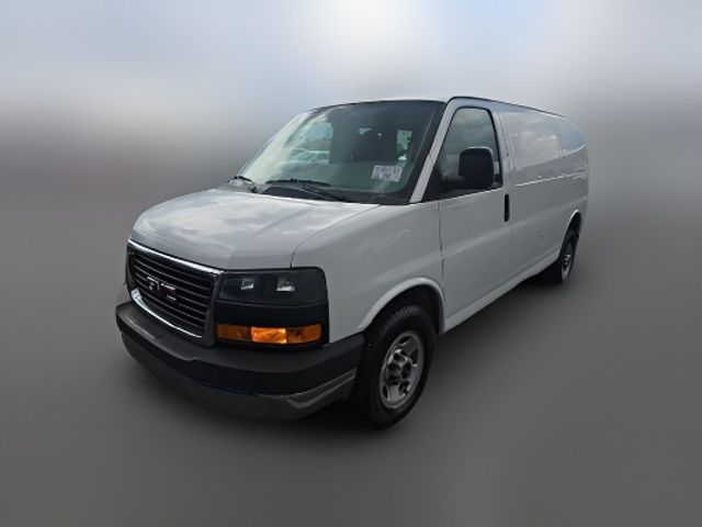 2017 GMC Savana Base