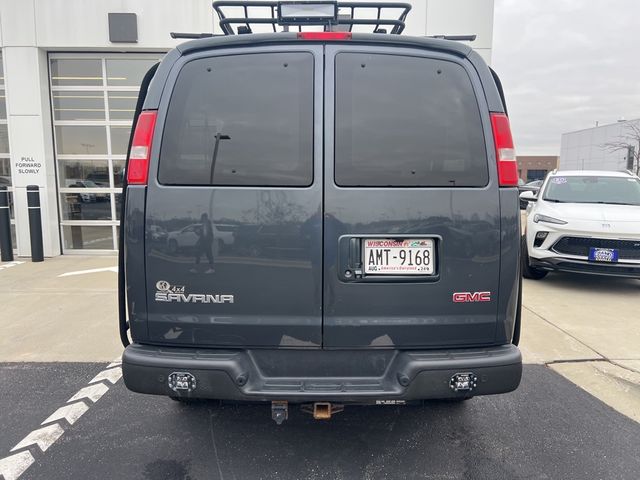 2017 GMC Savana Base