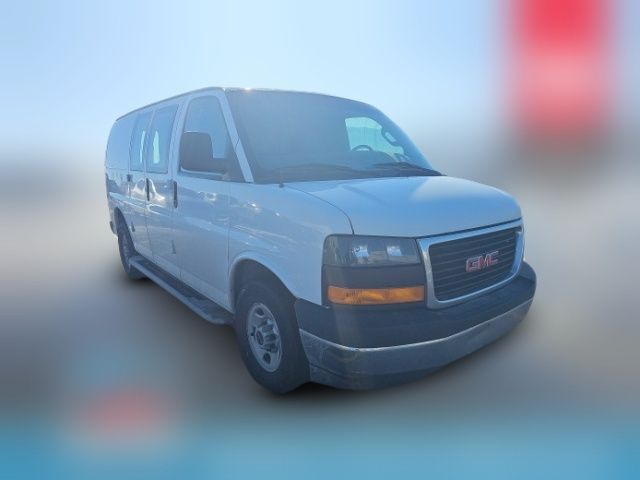 2017 GMC Savana Base