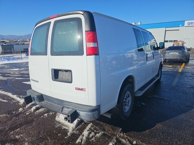 2017 GMC Savana Base