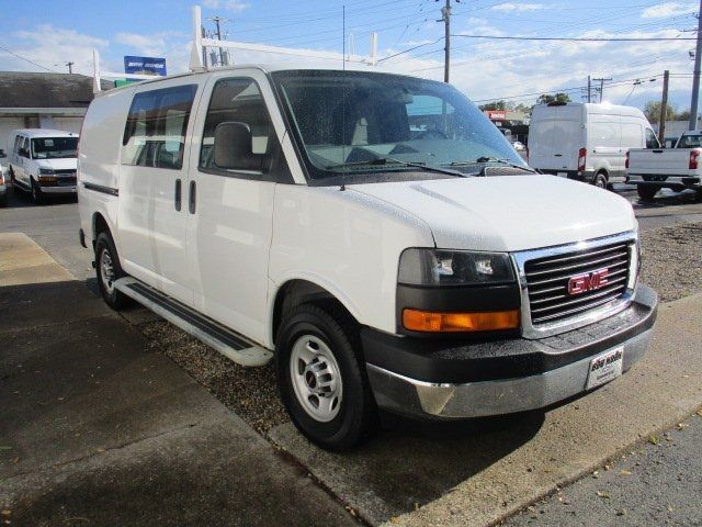 2017 GMC Savana Base