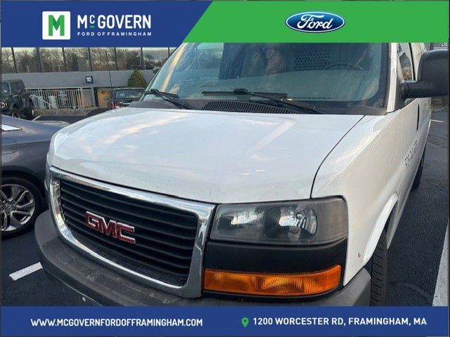 2017 GMC Savana Base