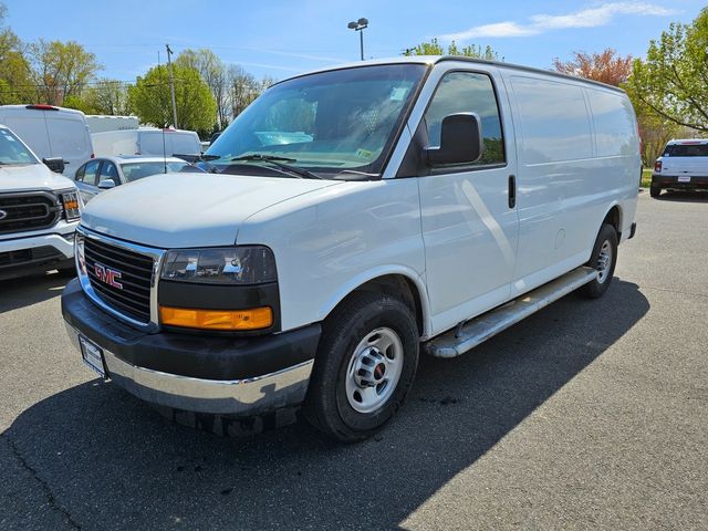 2017 GMC Savana Base