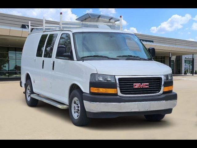 2017 GMC Savana Base