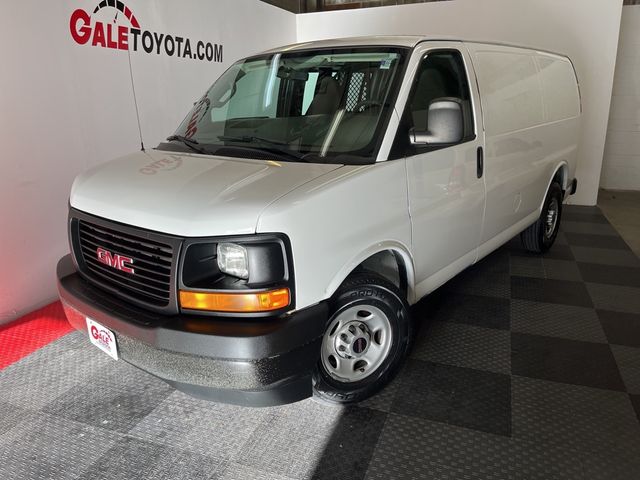 2017 GMC Savana Base