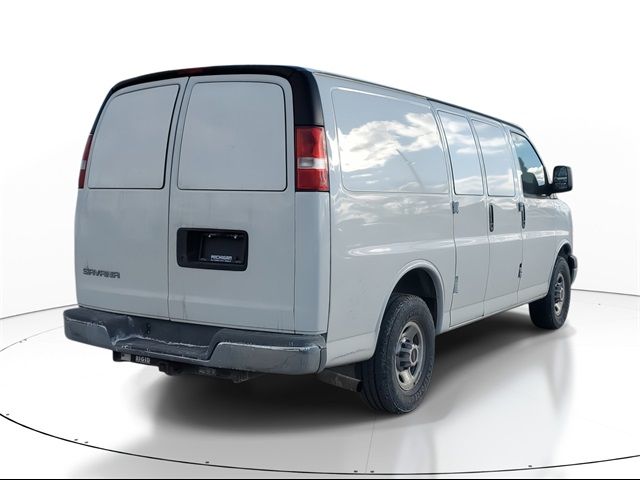 2017 GMC Savana Base