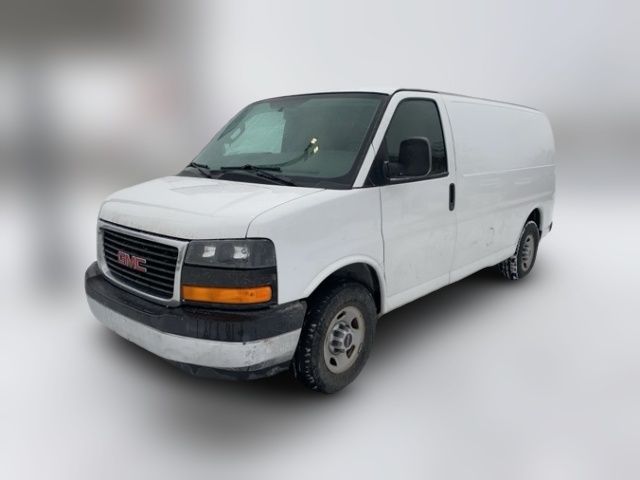 2017 GMC Savana Base