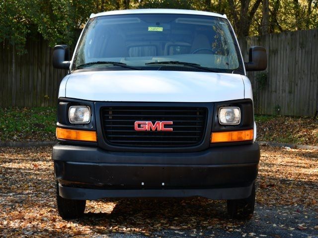 2017 GMC Savana Base