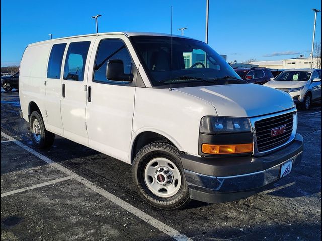 2017 GMC Savana Base