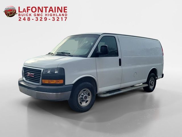 2017 GMC Savana Base