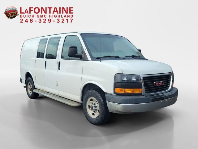 2017 GMC Savana Base