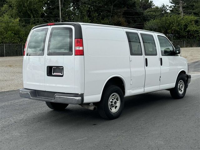 2017 GMC Savana Base