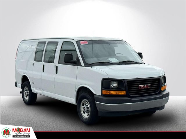 2017 GMC Savana Base