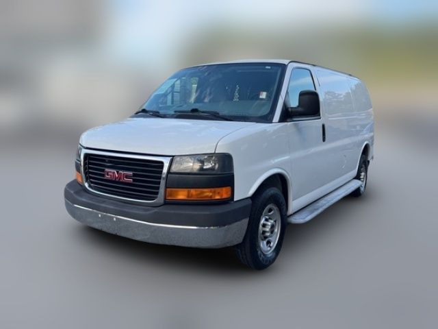 2017 GMC Savana Base