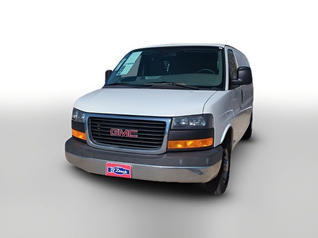 2017 GMC Savana Base