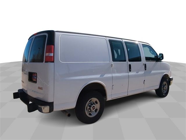 2017 GMC Savana Base