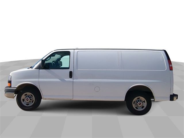 2017 GMC Savana Base