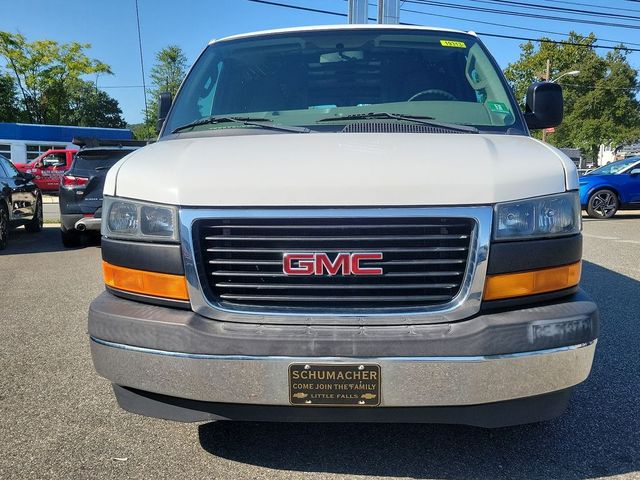 2017 GMC Savana Base