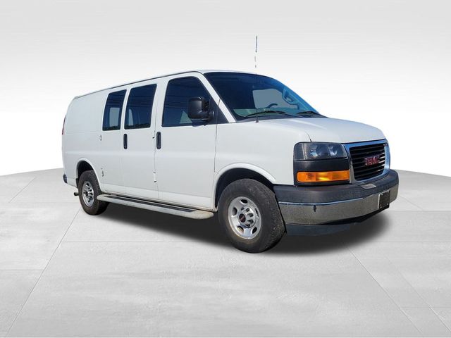 2017 GMC Savana Base