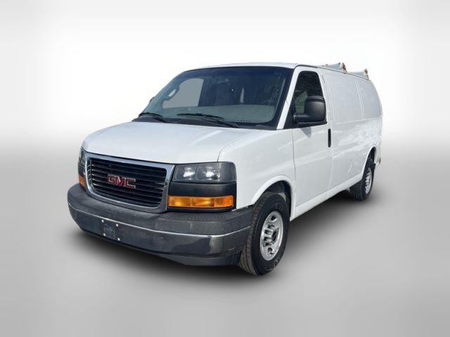 2017 GMC Savana Base