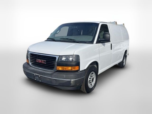 2017 GMC Savana Base