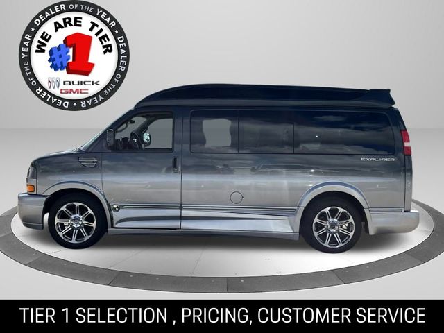 2017 GMC Savana Base