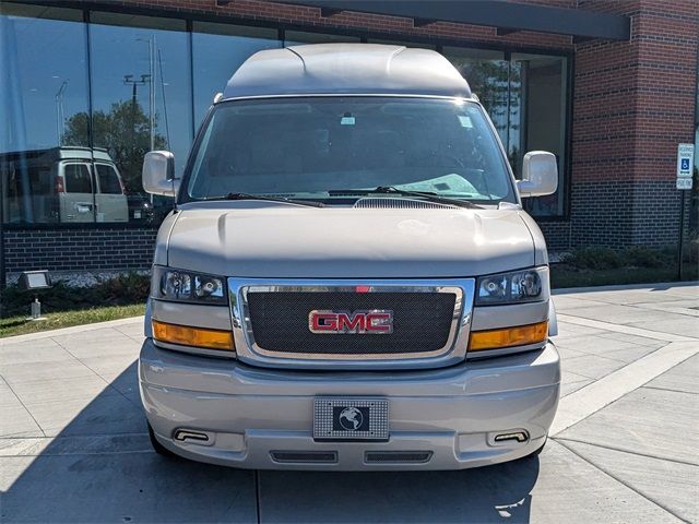 2017 GMC Savana Base