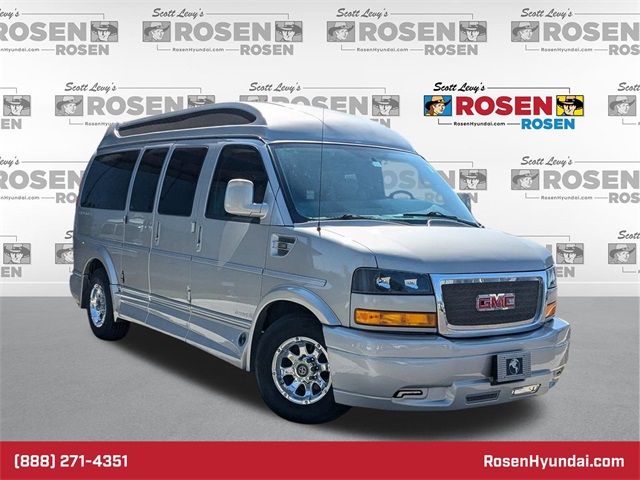 2017 GMC Savana Base