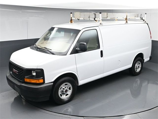 2017 GMC Savana Base