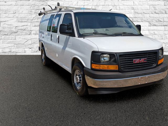 2017 GMC Savana Base