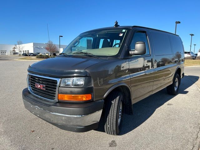 2017 GMC Savana Base