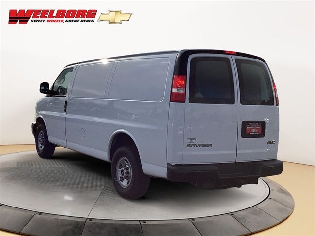 2017 GMC Savana Base