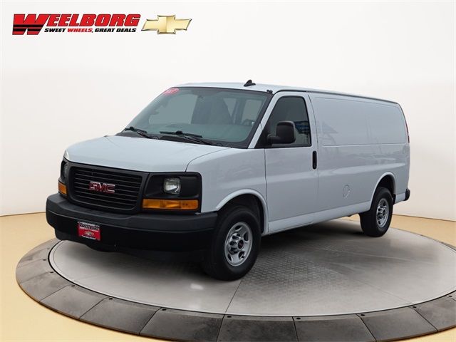 2017 GMC Savana Base