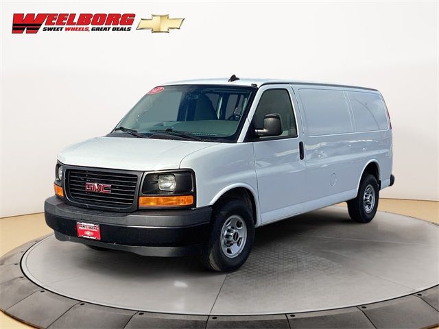 2017 GMC Savana Base