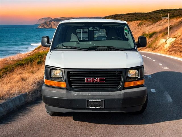 2017 GMC Savana Base