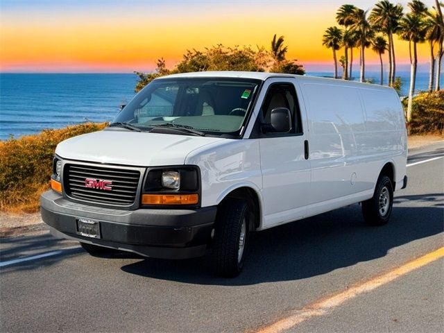 2017 GMC Savana Base